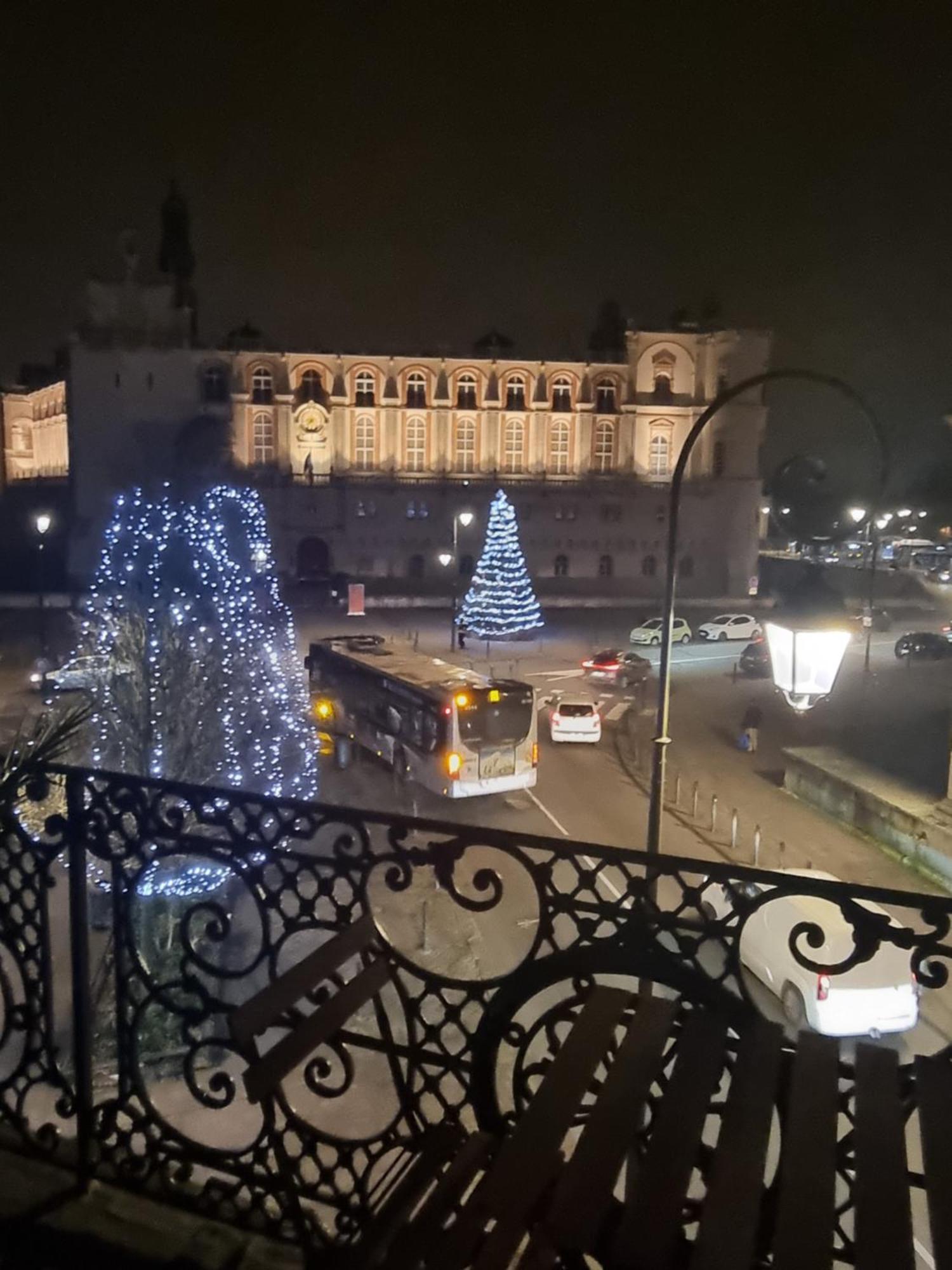 Face Chateau St Germain En Laye, Appartement 4 A 6 Personnes, 23 Min De Paris Champs-Elysees サン＝ジェルマン＝アン＝レー エクステリア 写真