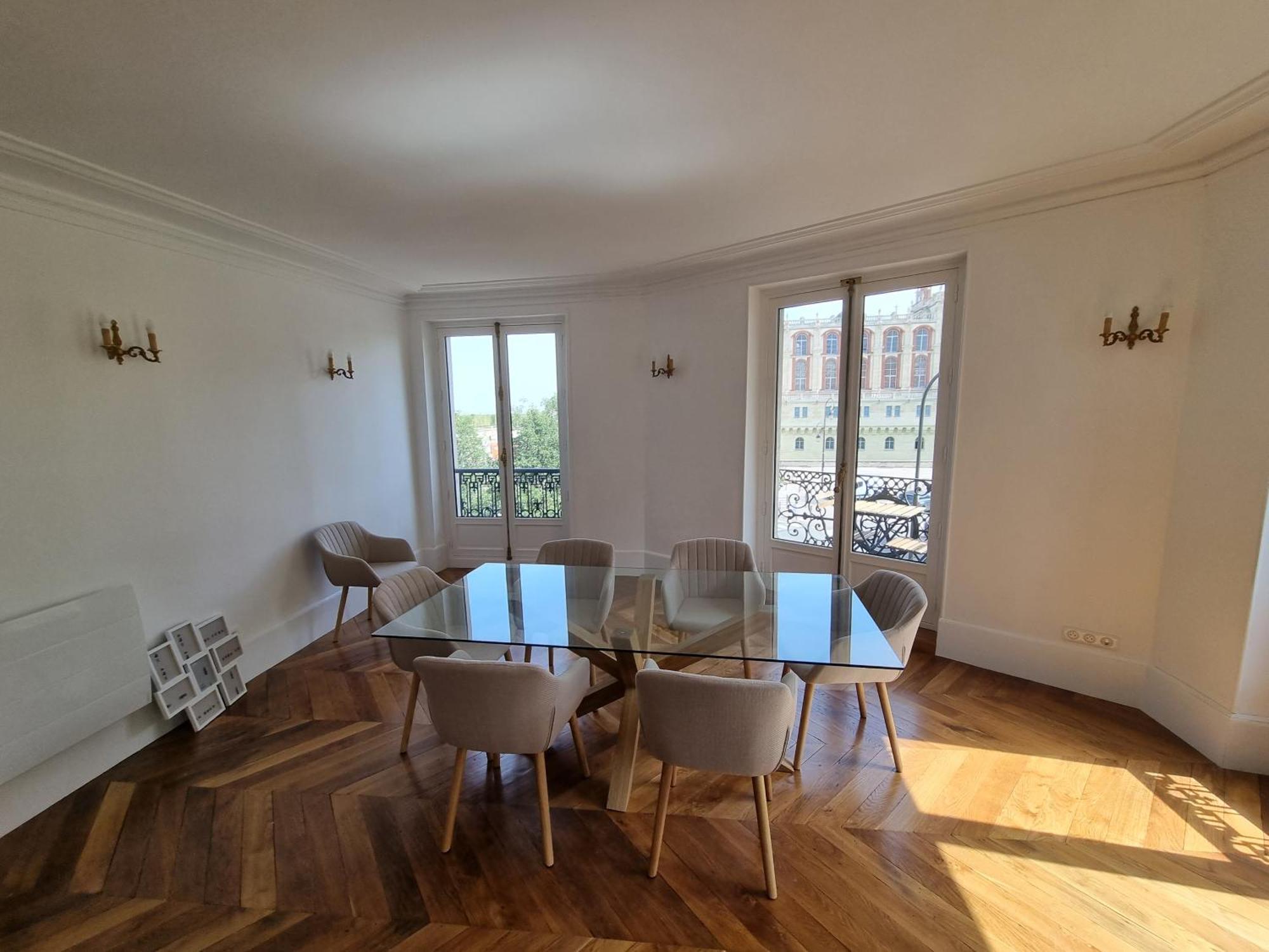 Face Chateau St Germain En Laye, Appartement 4 A 6 Personnes, 23 Min De Paris Champs-Elysees サン＝ジェルマン＝アン＝レー エクステリア 写真